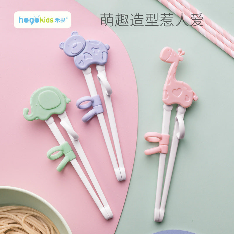 Barn pinnar med stöd hjälp