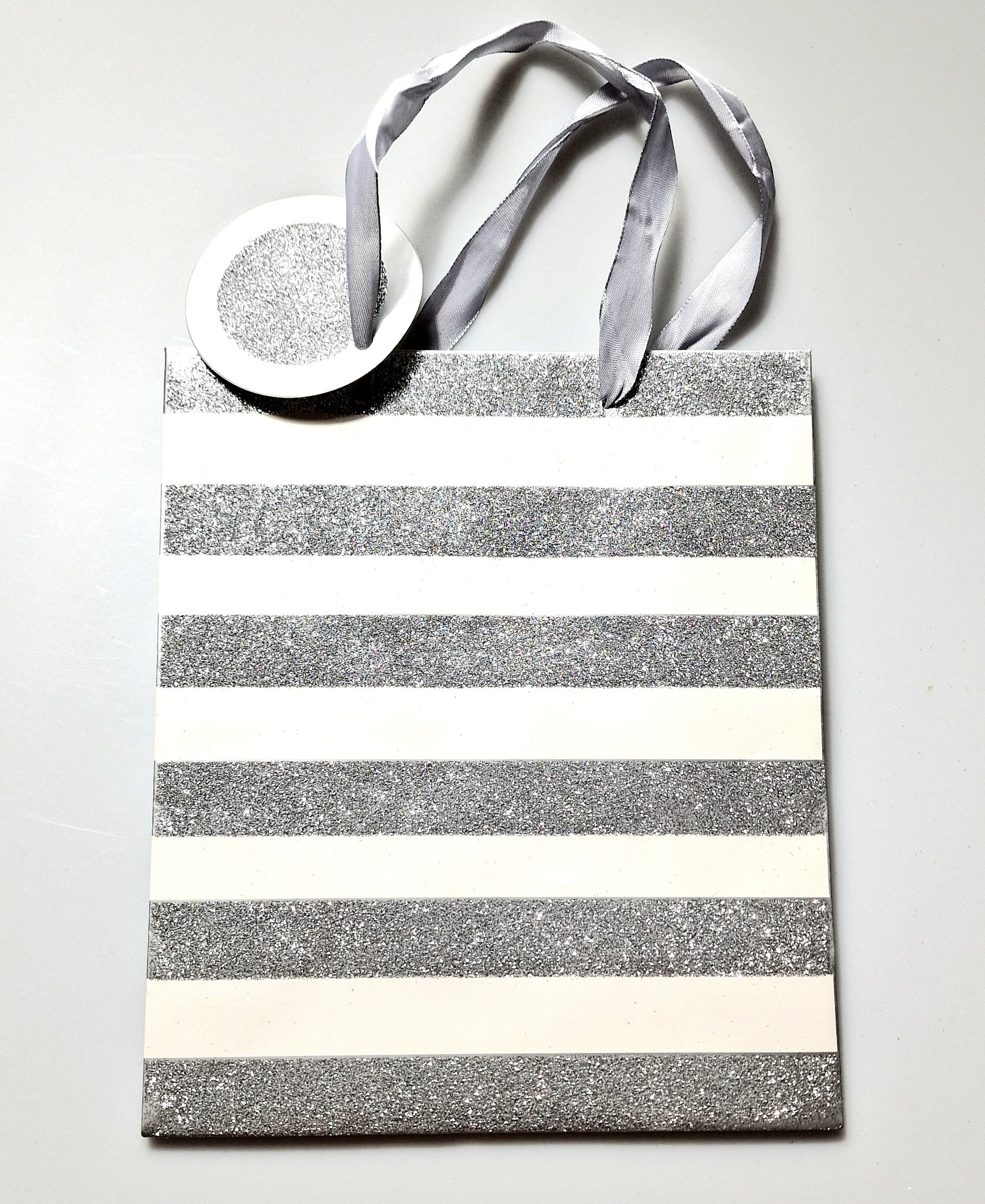 presentpåse glitter randig