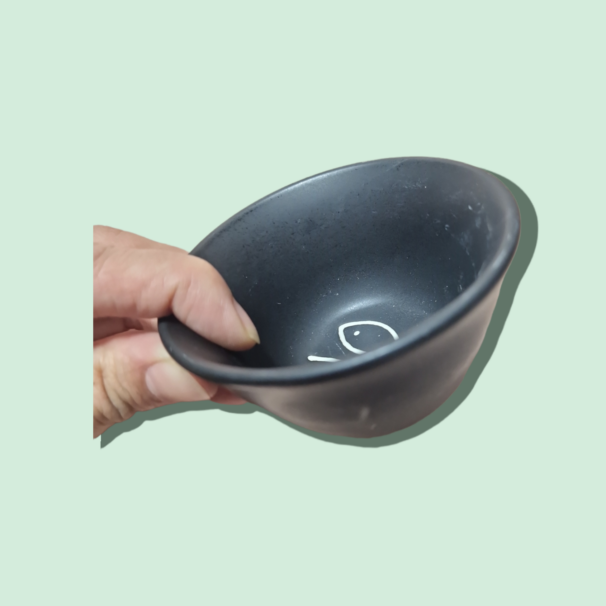 Svart Såsskål m. Vit Fisk