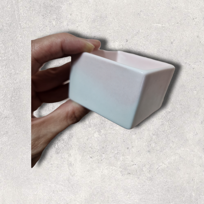 dubbelfärgad fyrkantig såsskål