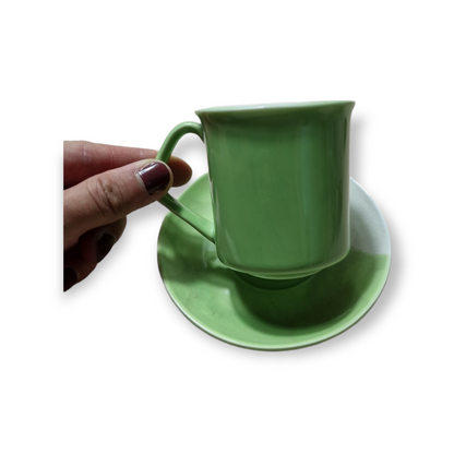 Liten grön/vit Kopp med Fat