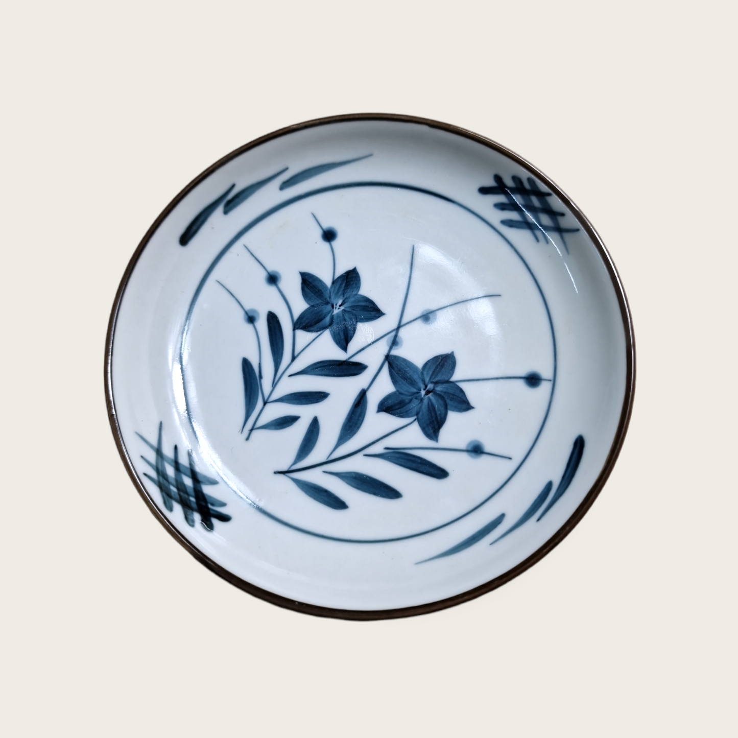 Grå Blommig Litet Fat