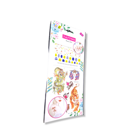 tatuerings ark med nageldekoration